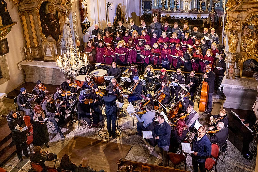 Koncert v klášterním kostele - Smyčcový orchestr Český Krumlov, Krumlovský komorní orchestr a Smíšený pěvecký sbor Perchta - „Hej Mistře!“ Česká mše vánoční J. J. Ryby v Českém Krumlově 26.12.2019