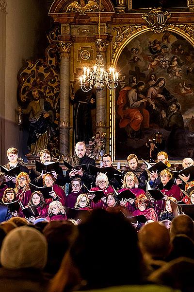 Konzert in der Klosterkirche - Streichorchester Český Krumlov, Krumauer Kammerorchester und Gemischter Sängerchor Perchta - „Hej Mistře!“ Böhmische Hirtenmesse J. J. Rybas in Český Krumlov 26.12.2019