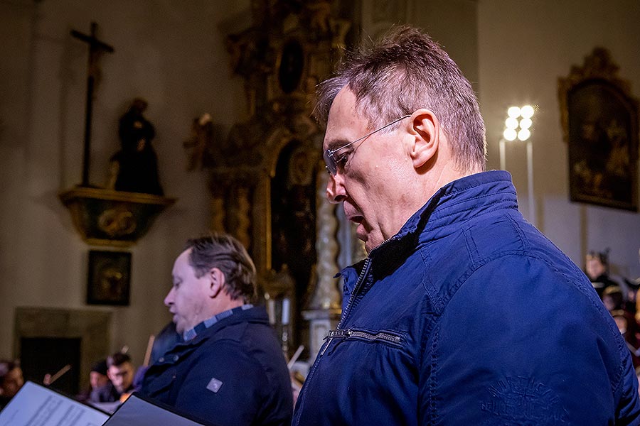 Konzert in der Klosterkirche - Streichorchester Český Krumlov, Krumauer Kammerorchester und Gemischter Sängerchor Perchta - „Hej Mistře!“ Böhmische Hirtenmesse J. J. Rybas in Český Krumlov 26.12.2019