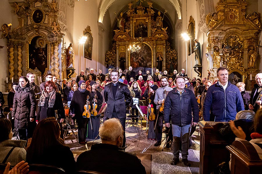 Konzert in der Klosterkirche - Streichorchester Český Krumlov, Krumauer Kammerorchester und Gemischter Sängerchor Perchta - „Hej Mistře!“ Böhmische Hirtenmesse J. J. Rybas in Český Krumlov 26.12.2019