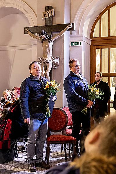 Konzert in der Klosterkirche - Streichorchester Český Krumlov, Krumauer Kammerorchester und Gemischter Sängerchor Perchta - „Hej Mistře!“ Böhmische Hirtenmesse J. J. Rybas in Český Krumlov 26.12.2019