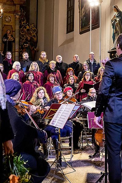 Konzert in der Klosterkirche - Streichorchester Český Krumlov, Krumauer Kammerorchester und Gemischter Sängerchor Perchta - „Hej Mistře!“ Böhmische Hirtenmesse J. J. Rybas in Český Krumlov 26.12.2019