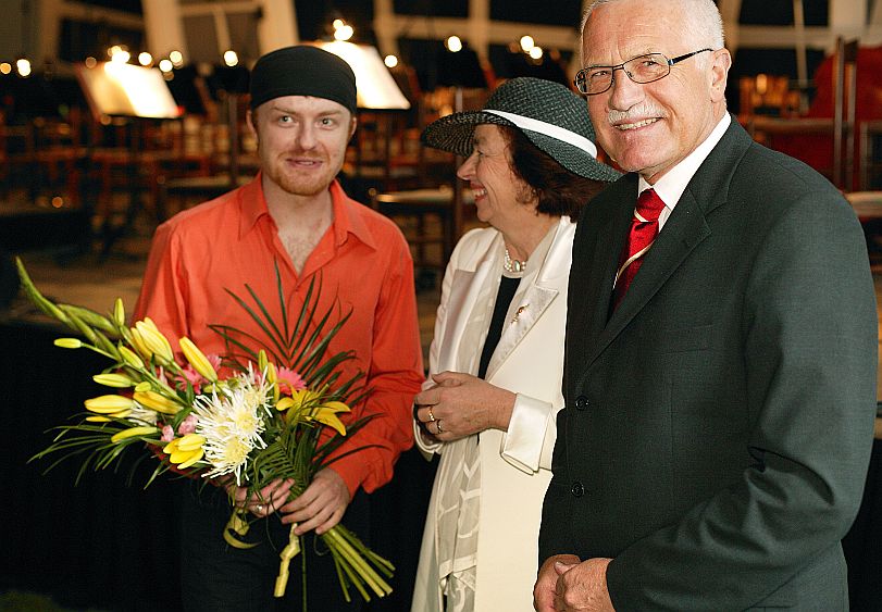 16. Juli 2004 - Pavel Šporcl – Geige, Prager Philharmonia, Internationales Musikfestival Český Krumlov, Bildsquelle: © Auviex s.r.o., Foto: Libor Sváček