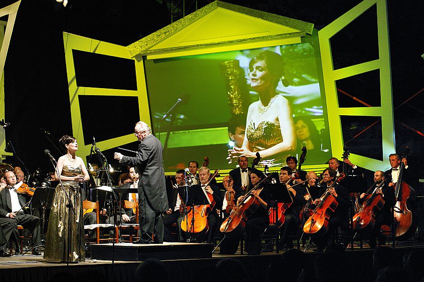 17. Juli 2004 - Eva Urbanová, Lubica Vargicová (Slowakai), Oleg Kulko (Russland), Symfonisches Orchester der Tschechischen Rundfunk, Internationales Musikfestival Český Krumlov, Bildsquelle: © Auviex s.r.o., Foto: Libor Sváček