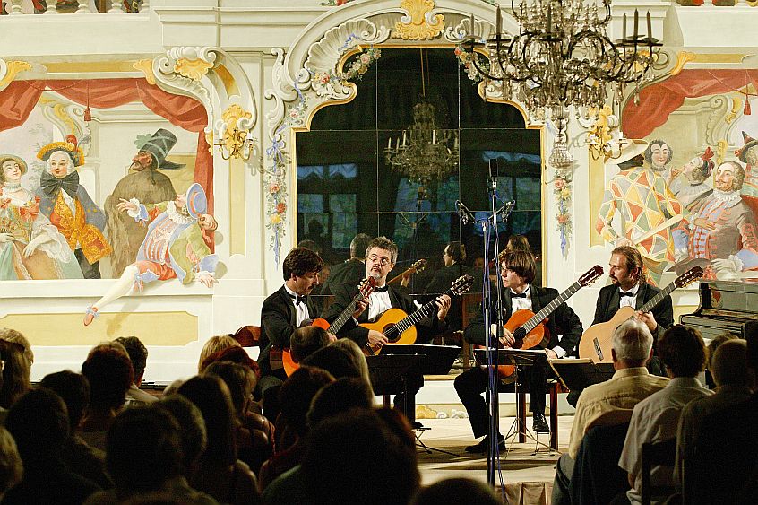 22. Juli 2004 - Prager Gitarrenquartett, Internationales Musikfestival Český Krumlov, Bildsquelle: © Auviex s.r.o., Foto: Libor Sváček