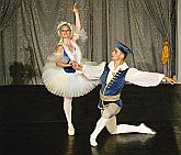 23. Juli 2004 - Der Schwanensee, Ballett im Schloßpark, Freilichtbühne mit dem drehbaren Zuschauerraum, Internationales Musikfestival Český Krumlov, Bildsquelle: © Auviex s.r.o., Foto: Libor Sváček 