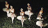 23. Juli 2004 - Der Schwanensee, Ballett im Schloßpark, Freilichtbühne mit dem drehbaren Zuschauerraum, Internationales Musikfestival Český Krumlov, Bildsquelle: © Auviex s.r.o., Foto: Libor Sváček 