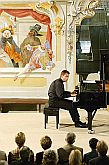 28. července 2004 - Jan Simon – klavírní recitál, Mezinárodní hudební festival Český Krumlov, zdroj: © Auviex s.r.o., foto: Libor Sváček 