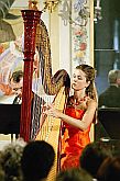 29. července 2004 - Kateřina Englichová - harfa, Virtuosi Pragenses, Mezinárodní hudební festival Český Krumlov, zdroj: © Auviex s.r.o., foto: Libor Sváček 
