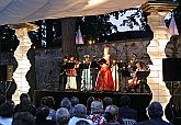 31. Juli 2004 - Barocknacht mit Antonio Vivaldi, Garten und Schloss Český Krumlov, Internationales Musikfestival Český Krumlov, Bildsquelle: © Auviex s.r.o., Foto: Daniela Krutinová 