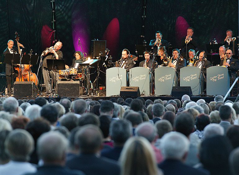 7. August 2004 - James Morrison (Australien) - Trompete, Gustav Brom Big Band, Internationales Musikfestival Český Krumlov, Bildsquelle: © Auviex s.r.o., Foto: Libor Sváček