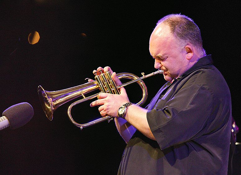 7. August 2004 - James Morrison (Australien) - Trompete, Gustav Brom Big Band, Internationales Musikfestival Český Krumlov, Bildsquelle: © Auviex s.r.o., Foto: Libor Sváček