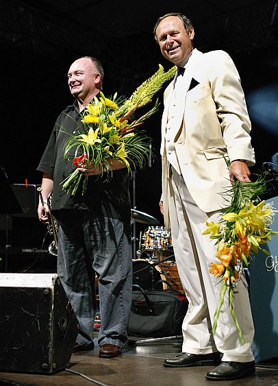 7. srpna 2004 - James Morrison (Austrálie) - trubka, Gustav Brom Big Band, Mezinárodní hudební festival Český Krumlov, zdroj: © Auviex s.r.o., foto: Libor Sváček