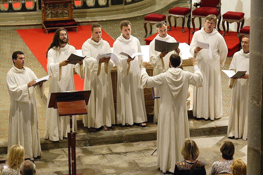 8. August 2004 - Schola Gregoriana Pragensis, Pfarrkirche von Kájov, Internationales Musikfestival Český Krumlov, Bildsquelle: © Auviex s.r.o., Foto: Libor Sváček