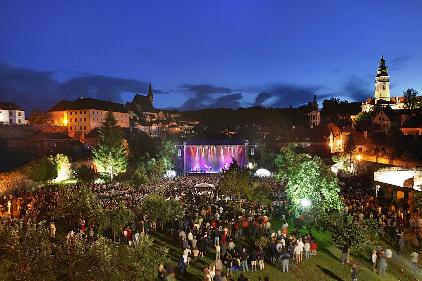 13. August 2004 - Čechomor und das Kollegium der Tschechischen Philharmoniker - Die Verwandlungen, Internationales Musikfestival Český Krumlov, Bildsquelle: © Auviex s.r.o., Foto: Libor Sváček