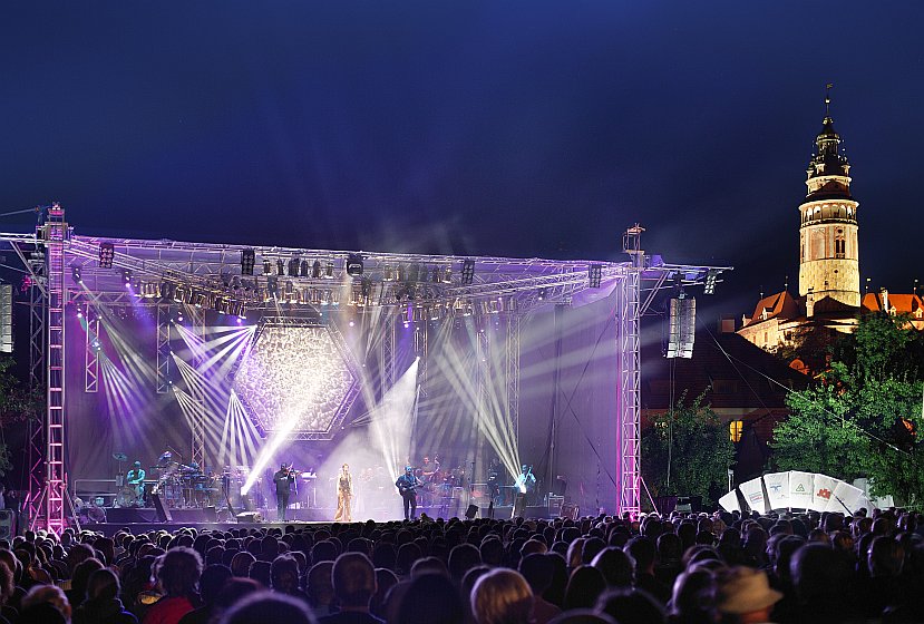 13. August 2004 - Čechomor und das Kollegium der Tschechischen Philharmoniker - Die Verwandlungen, Internationales Musikfestival Český Krumlov, Bildsquelle: © Auviex s.r.o., Foto: Libor Sváček