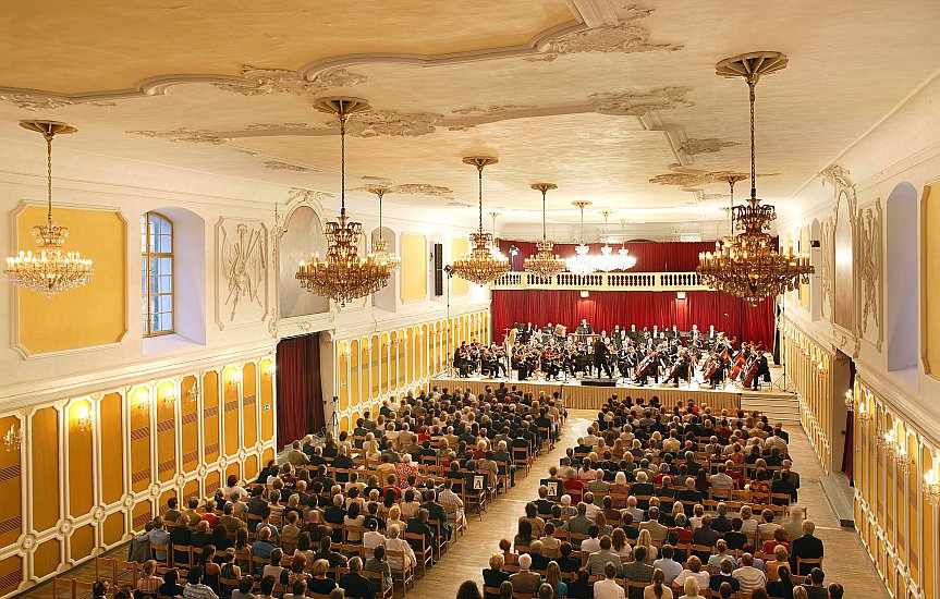 21. August 2004 - Bedřich Smetana: Má vlast (Mein Vaterland), Staatsphilharmonie Brno (Brünn), Dirigent: Petr Altrichter, Kammerorchester von Bohuslav Martinů, Internationales Musikfestival Český Krumlov, Bildsquelle: © Auviex s.r.o., Foto: Libor Sváček