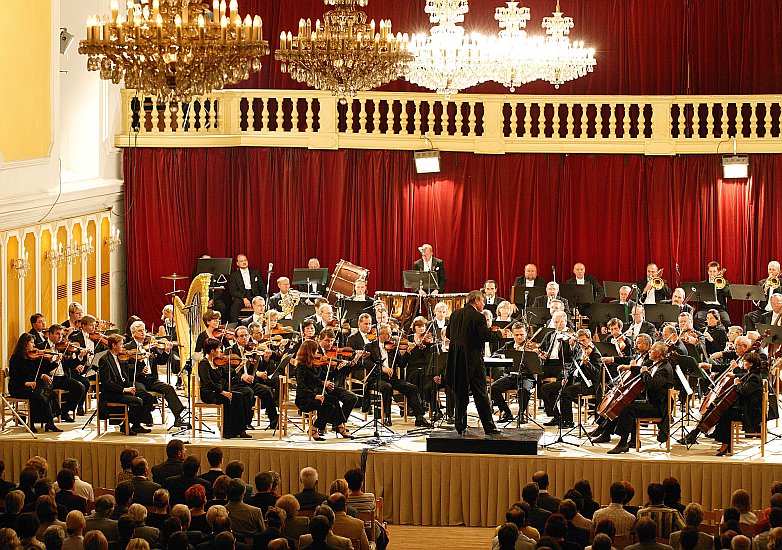 21. August 2004 - Bedřich Smetana: Má vlast (Mein Vaterland), Staatsphilharmonie Brno (Brünn), Dirigent: Petr Altrichter, Kammerorchester von Bohuslav Martinů, Internationales Musikfestival Český Krumlov, Bildsquelle: © Auviex s.r.o., Foto: Libor Sváček