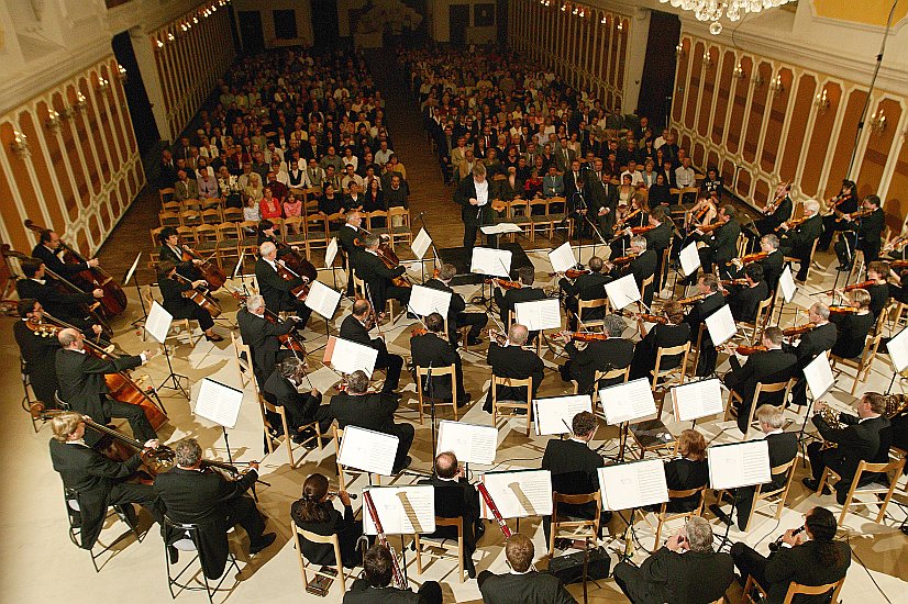 21. August 2004 - Bedřich Smetana: Má vlast (Mein Vaterland), Staatsphilharmonie Brno (Brünn), Dirigent: Petr Altrichter, Kammerorchester von Bohuslav Martinů, Internationales Musikfestival Český Krumlov, Bildsquelle: © Auviex s.r.o., Foto: Libor Sváček