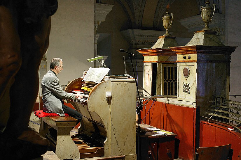 22. August 2004 - M. Novenko – Orgelrezital, A. Hendrych - Bassbariton, St. Nikolauskirche in České Budějowice (Budweis), Internationales Musikfestival Český Krumlov, Bildsquelle: © Auviex s.r.o., Foto: Libor Sváček