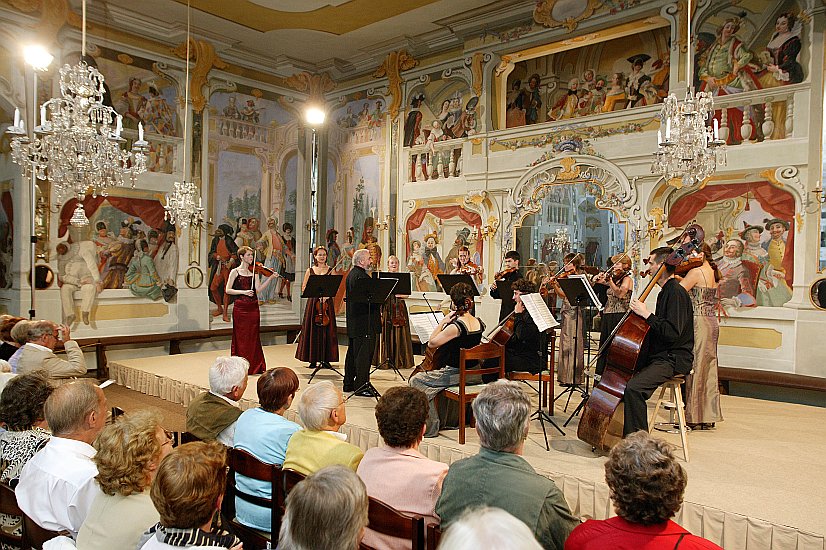 27. August 2004 - Slowakisches Kammerorchester, Internationales Musikfestival Český Krumlov, Bildsquelle: © Auviex s.r.o., Foto: Libor Sváček