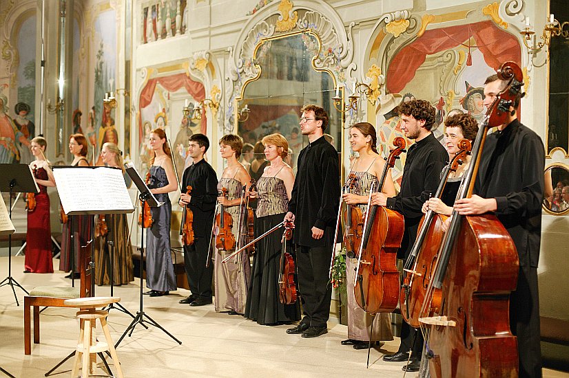 27. srpna 2004 - Slovenský komorní orchester, Mezinárodní hudební festival Český Krumlov, zdroj: © Auviex s.r.o., foto: Libor Sváček