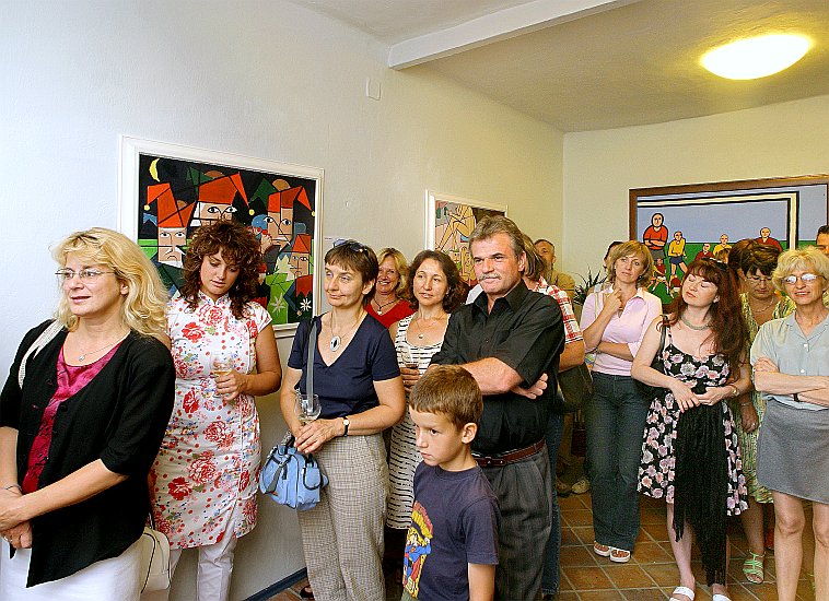 Vernisáž výstavy obrazů Ivana Mládka v Domě fotografie Český Krumlov, 13. srpna 2004, foto: Lubor Mrázek