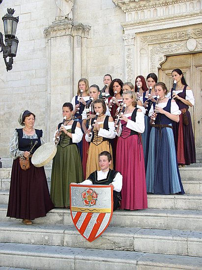 Die Krumauer im italienischen Sulmona 2004, Bildsquelle: das Archiv Krumlovští pištci und Fioretto