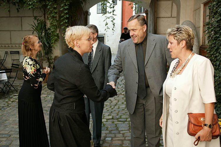 Vernissage der Ausstellung der Werke von Milan Knížák im Egon Schiele Art Centrum Český Krumlov, 4. September 2004, Foto: Libor Sváček