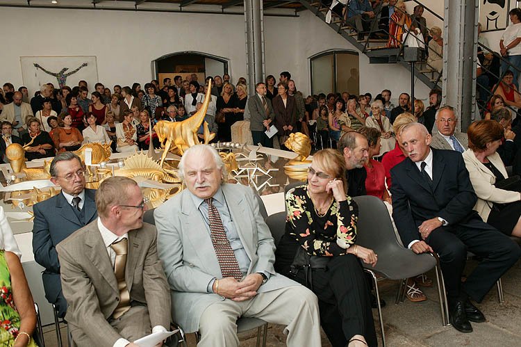 Vernissage der Ausstellung der Werke von Milan Knížák im Egon Schiele Art Centrum Český Krumlov, 4. September 2004, Foto: Libor Sváček