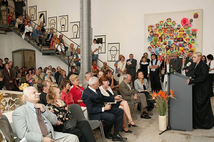 Vernissage der Ausstellung der Werke von Milan Knížák im Egon Schiele Art Centrum Český Krumlov, 4. September 2004, Foto: Libor Sváček