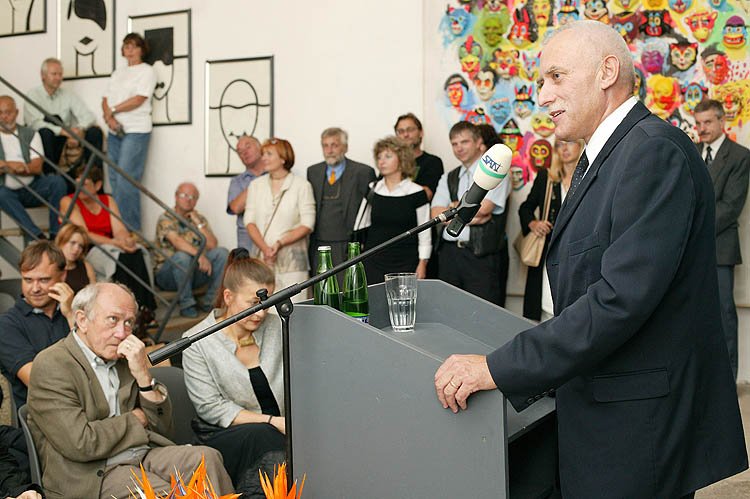 Vernissage der Ausstellung der Werke von Milan Knížák im Egon Schiele Art Centrum Český Krumlov, 4. September 2004, Foto: Libor Sváček