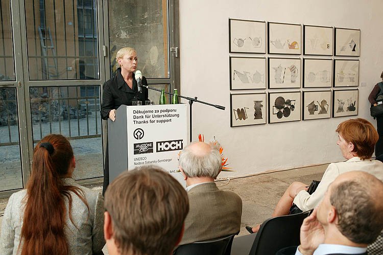 Vernissage der Ausstellung der Werke von Milan Knížák im Egon Schiele Art Centrum Český Krumlov, 4. September 2004, Foto: Libor Sváček