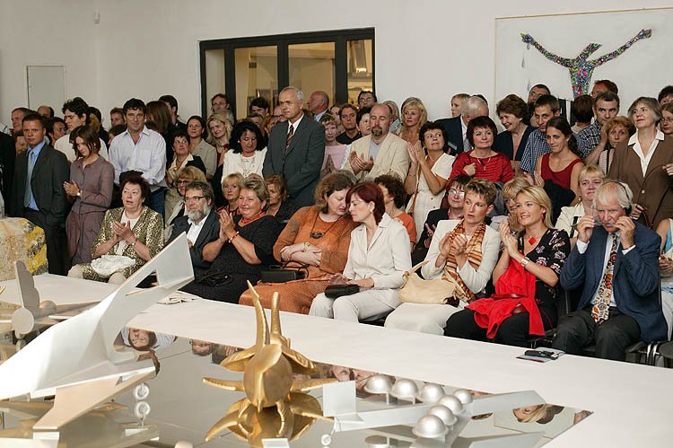 Vernissage der Ausstellung der Werke von Milan Knížák im Egon Schiele Art Centrum Český Krumlov, 4. September 2004, Foto: Libor Sváček