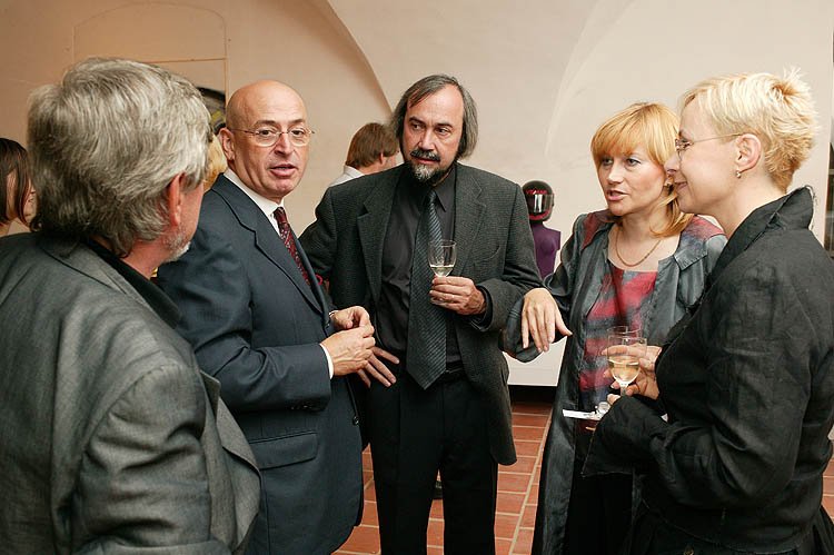 Vernissage der Ausstellung der Werke von Milan Knížák im Egon Schiele Art Centrum Český Krumlov, 4. September 2004, Foto: Libor Sváček