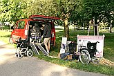 Vorbereitungen vor dem Beginn der Veranstaltung, Fotogalerie des Tages mit Handicap - Tages ohne Barrieren, Český Krumlov, 11. 9. 2004, Foto: Lubor Mrázek 