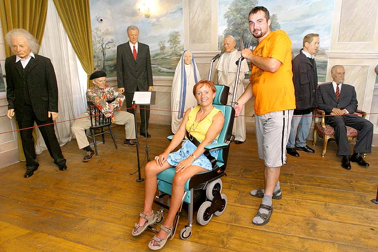 Individuelle Besichtigungen der touristischen Attraktionen der Stadt, Fotogalerie des Tages mit Handicap - Tages ohne Barrieren, Český Krumlov, 11. 9. 2004, Foto: Lubor Mrázek