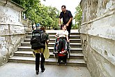 Individuelle Besichtigungen der touristischen Attraktionen der Stadt, Fotogalerie des Tages mit Handicap - Tages ohne Barrieren, Český Krumlov, 11. 9. 2004, Foto: Lubor Mrázek 