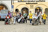 Probieren Sie es für eine Weile, Fotogalerie des Tages mit Handicap - Tages ohne Barrieren, Český Krumlov, 11. 9. 2004, Foto: Lubor Mrázek 