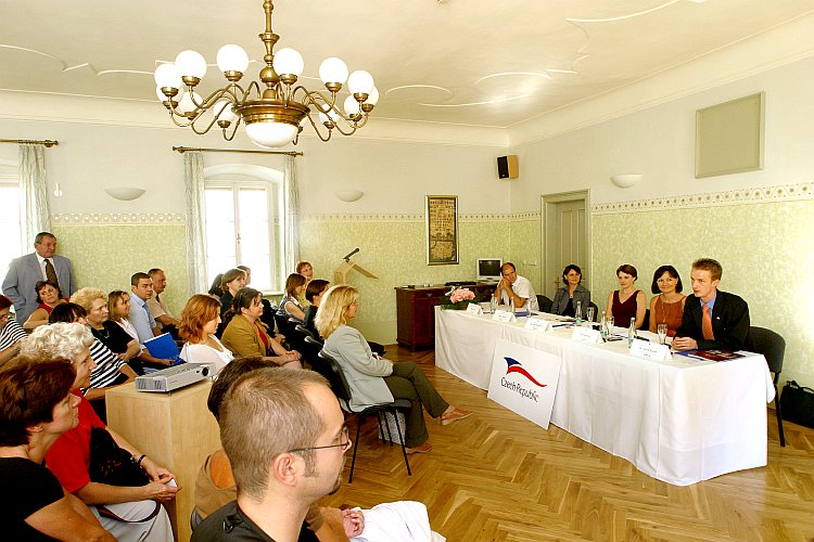 Český Krumlov je na kongresy a incentivu připraven, inspekční cesta agentury CzechTourism, 7. září 2004, foto: © Lubor Mrázek