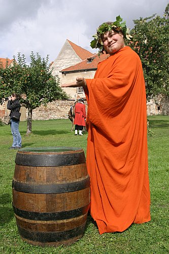 St.-Wenzels-Fest 2004 - Winzer- und Bierbrauerzug durch die Stadt, Foto: © Lubor Mrázek