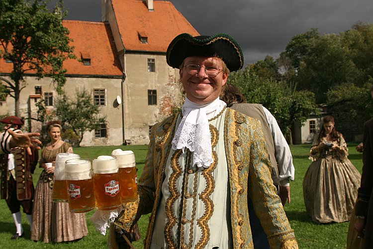 St.-Wenzels-Fest 2004 - Winzer- und Bierbrauerzug durch die Stadt