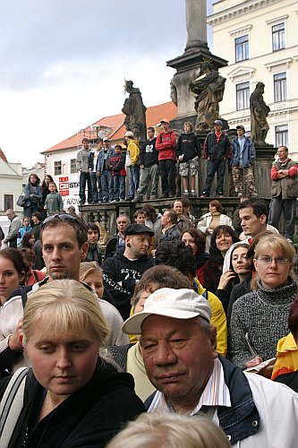 St.-Wenzels-Fest 2004 - Knödel-Cup – Wettkampf im Verzehren von Pflaumenknödeln, Foto: © Lubor Mrázek