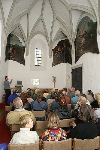 St.-Wenzels-Fest 2004 - Aschenputtel - Studio Dell arte Č. Budějovice im Hof von U malého Vítka, Foto: © Lubor Mrázek