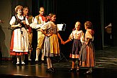 St.-Wenzels-Fest 2004 - Abend mit der Folklore - Jitřenka Český Krumlov, Folkloreensemble Růže Český Krumlov, Corro Monte Zugna Roveretto (Italien), Foto: © Lubor Mrázek 