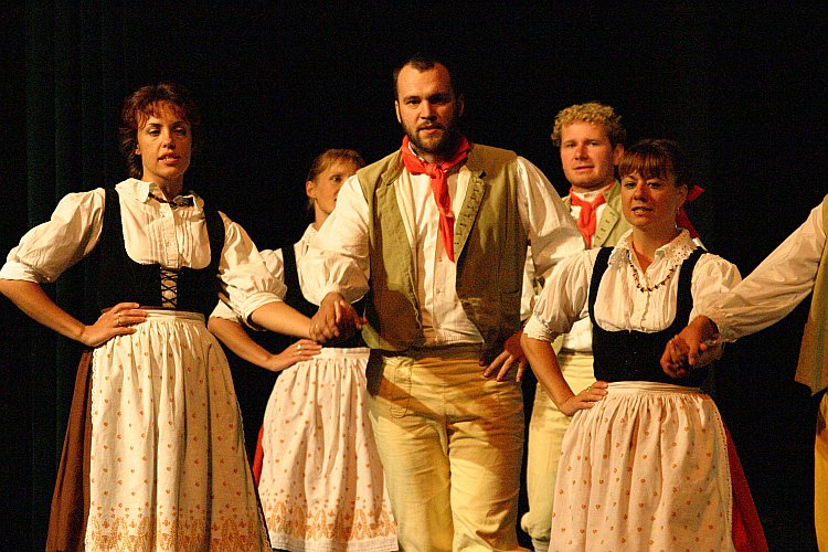 Večer s folklórem - Folklórní soubor Růže Český Krumlov, Svatováclavské slavnosti 2004, foto: © Lubor Mrázek