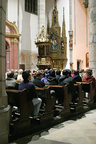 St.-Wenzels-Fest 2004 - Besichtigung der Kirche St. Veit und feierliches Konzert anlässlich des St.-Wenzels-Festes, Foto: © Lubor Mrázek