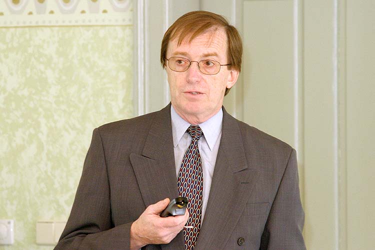 pan Pokorný; Jihočeská hospodářská komora, III. ročník odborných seminářů Český Krumlov – Management a marketing cestovního ruchu, foto: Lubor Mrázek