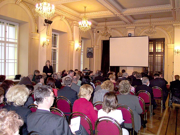 Slavnostní vyhlášení výsledků národní soutěže Mosty proběhlo v paláci na Žofíně, 17. února 2005, foto: Tibor Horváth