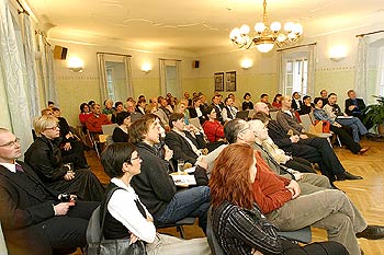 Setkání Český Krumlov Na prahu nové turistické sezóny, Hotel U města Vídně, 23.3.2004, foto: Lubor Mrázek 